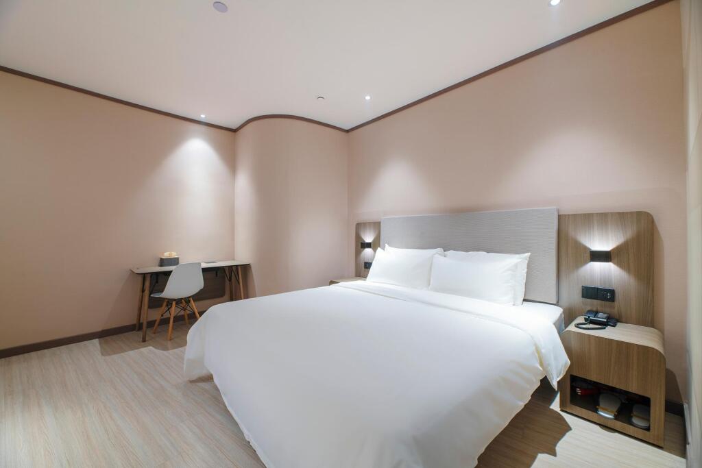 Ухань: Hanting Hotel Wuhan Qingshan Zhongyuan Plaza