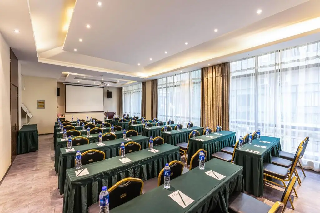 Наньтун: Elan Inn Nantong Langshan Xingguangyao Center