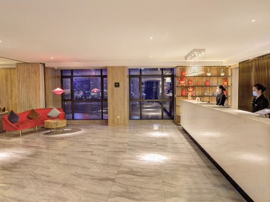 Чунцин: Hongyan Holiday Riverview Hotel (Chongqing Jiefangbei Hongyadong Branch)