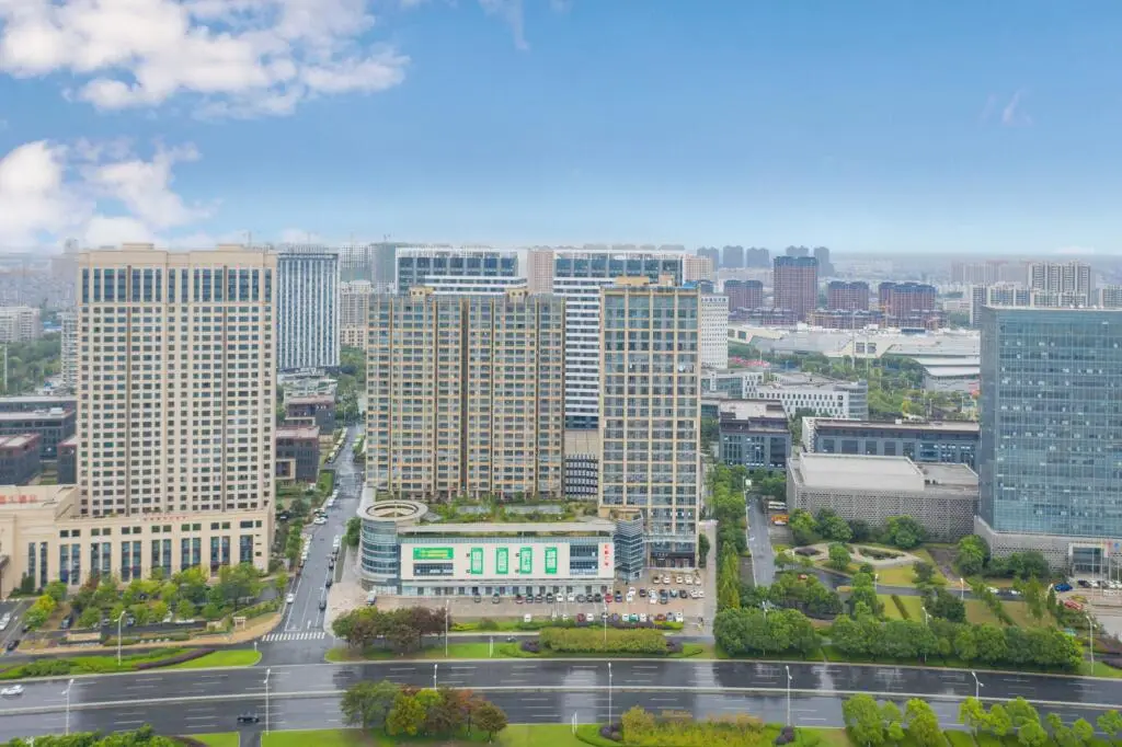 Наньтун: Ji Hotel Rugao Wuyue Plaza