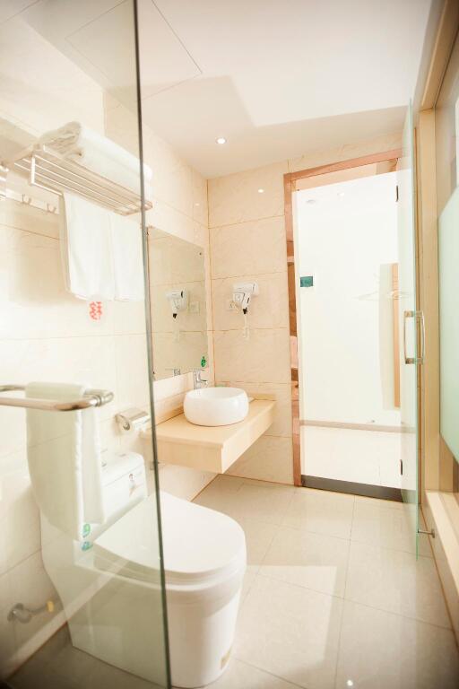 Цзясинь: Elan Inn Jiaxing Haiyan Qinjian Nan Road
