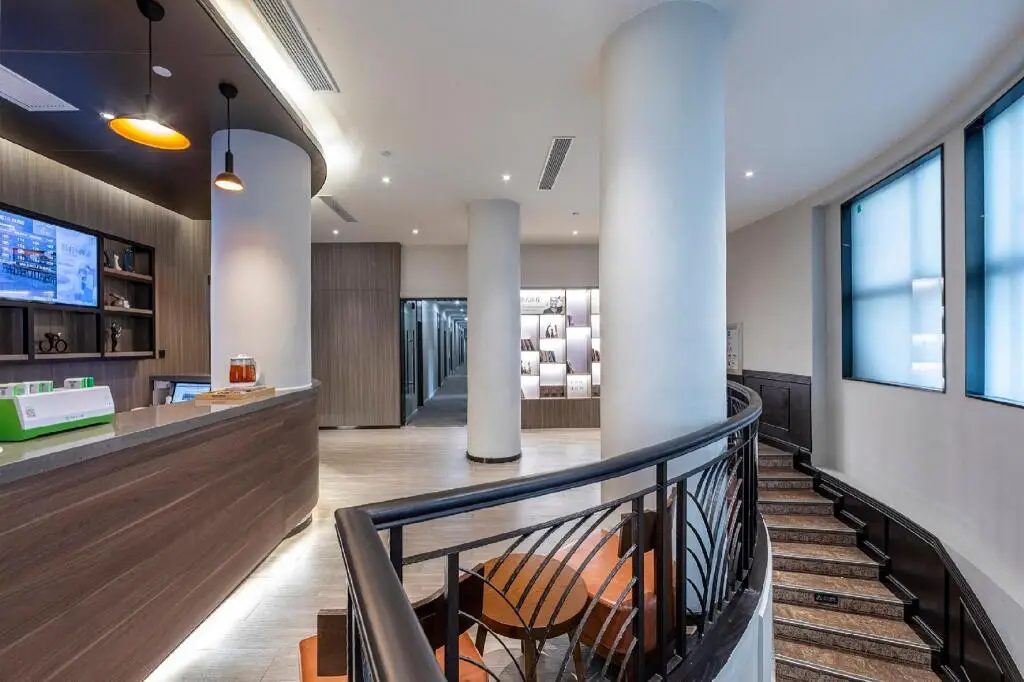 Шанхай: Hanting Hotel Shanghai Jinjiang Park Metro Station