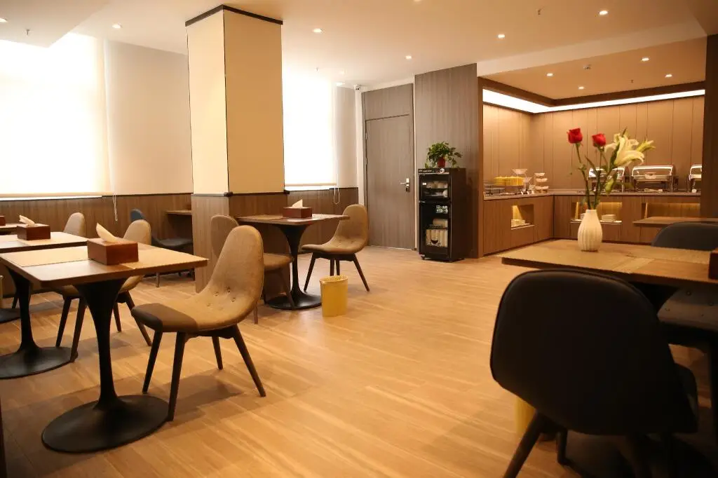 Кайфын: Hanting Hotel Kaifeng Millennium City Park