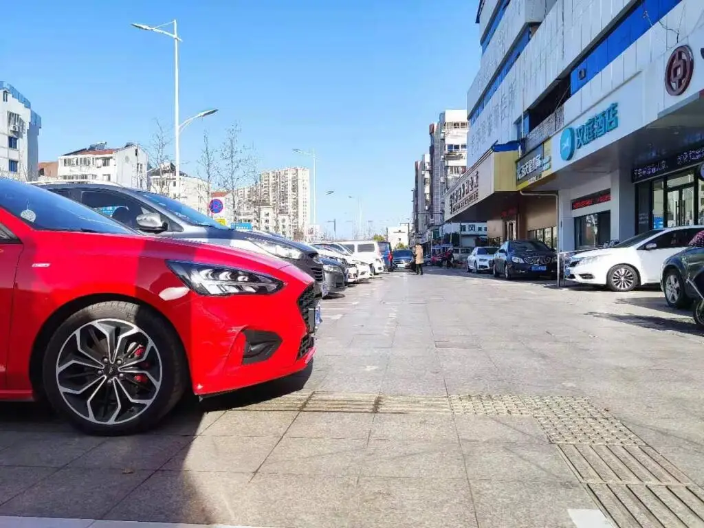 Наньтун: Hanting Hotel Nantong Tongzhou Jiaotong Bei Road