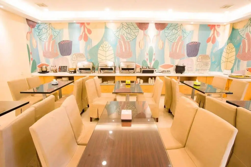 Ухань: Elan Inn Wuhan Modern Optics Valley World Trade Center