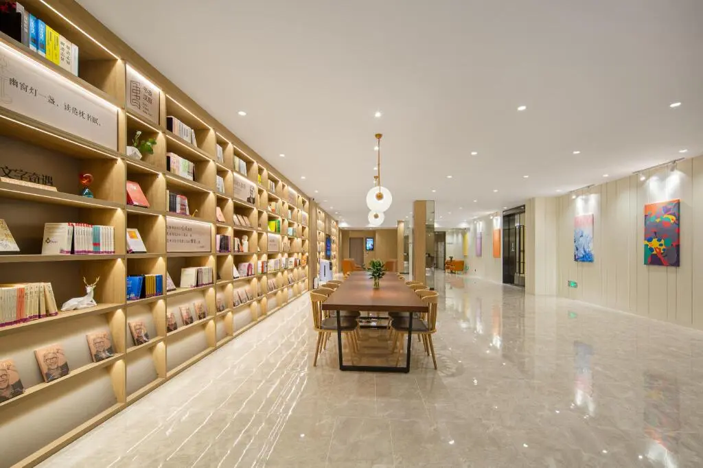 Циндао: Hanting Hotel Qingdao Development Zone Jiangshan South Road