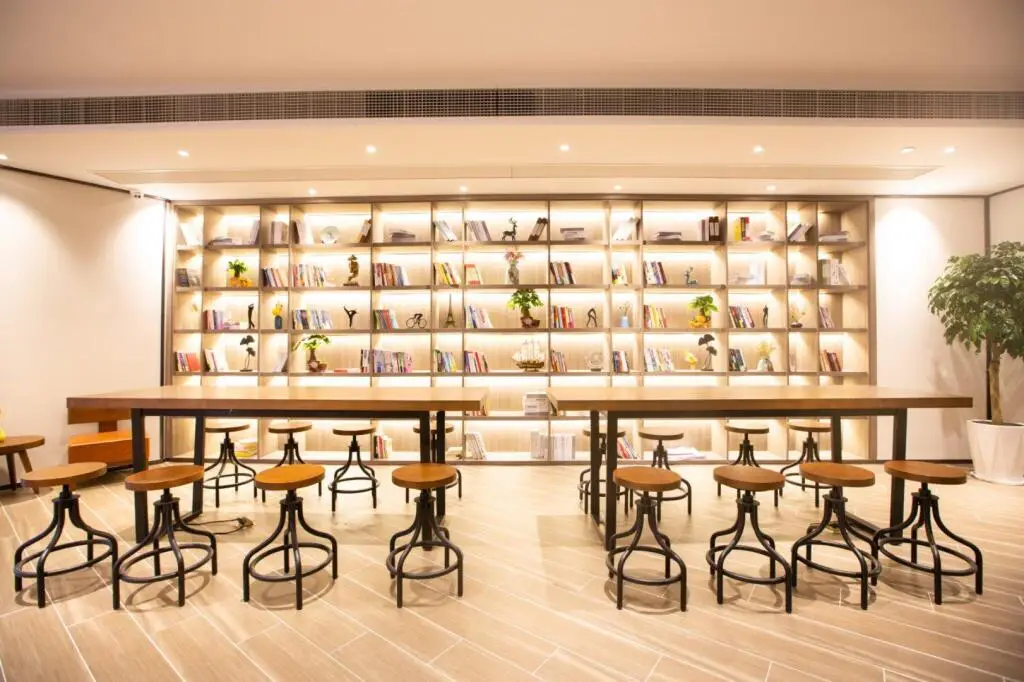 Чжэнчжоу: Hanting Hotel Zhengzhou Zhongyuan Aquatic Products Liugang