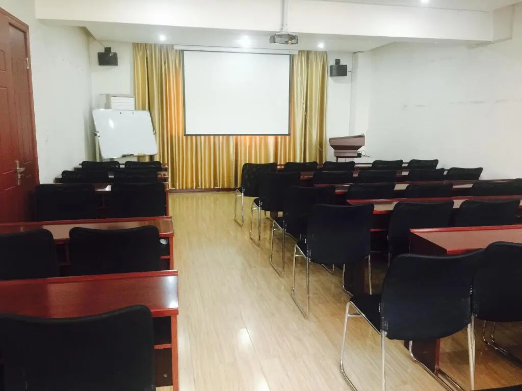 Лоян: Hanting Hotel Luoyang Zhongzhou East Road