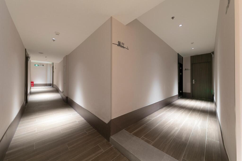 Ухань: Hanting Hotel Wuhan Guanggu Jinronggang North Metro Station