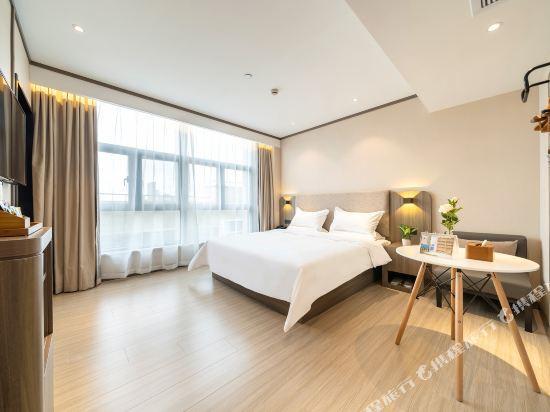 Шанхай: Hanting Hotel Shanghai Lingang Dishui Lake