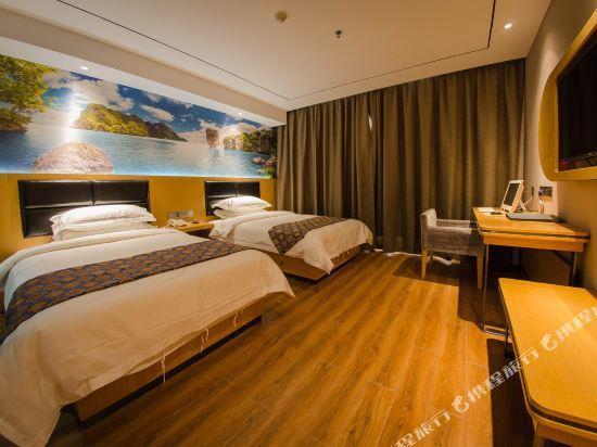 Ганьчжоу: The shanker U Hotel, front of the Ganzhou train station