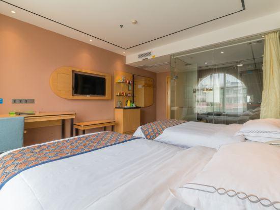Ганьчжоу: The shanker U Hotel, front of the Ganzhou train station