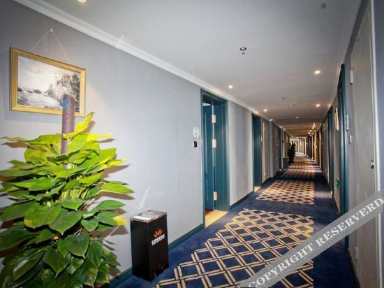Цзинань: Mingquan Quanying Hotel (Jinan Mingquan railway station store)