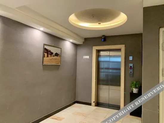 Пекин: Millet holiday inn pangge zhuang store