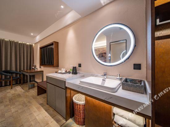 Цзинань: Mehood Theater Hotel (Jinan Quancheng Square)