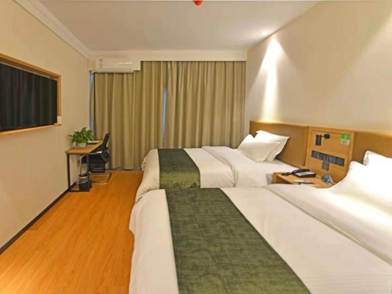 Greentree Inn Qinhuangdao Shanhaiguan Railway Stat — фото 1