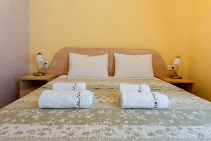 Евпатория: Меблированные комнаты DalaMar