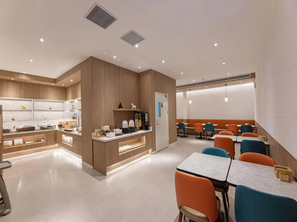 Хэфэй: Hanting Hotel Hefei 1921 Bar Street