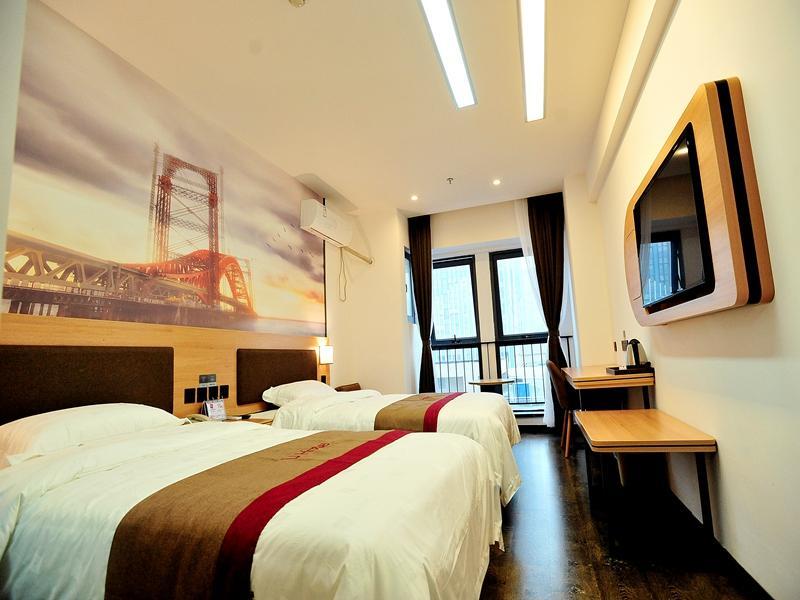 Сучжоу: Thank Inn Plus Jiangsu Suzhou Wujiang District Xincheng Wuyue Plaza