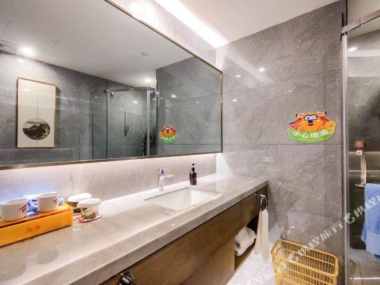 Хуанши: New Century Hotel Daye Zhongyi