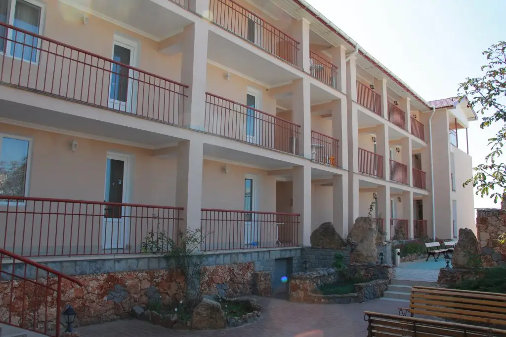 Поповка: Parus Hotels
