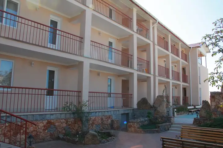 Поповка: Parus Hotels