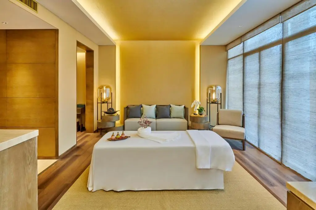 Цзюцзян: Lushan West Sea Resort, Curio Collection by Hilton