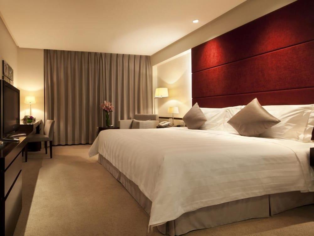 Далянь: Howard Johnson By Wyndham Parkland Hotel Dalian