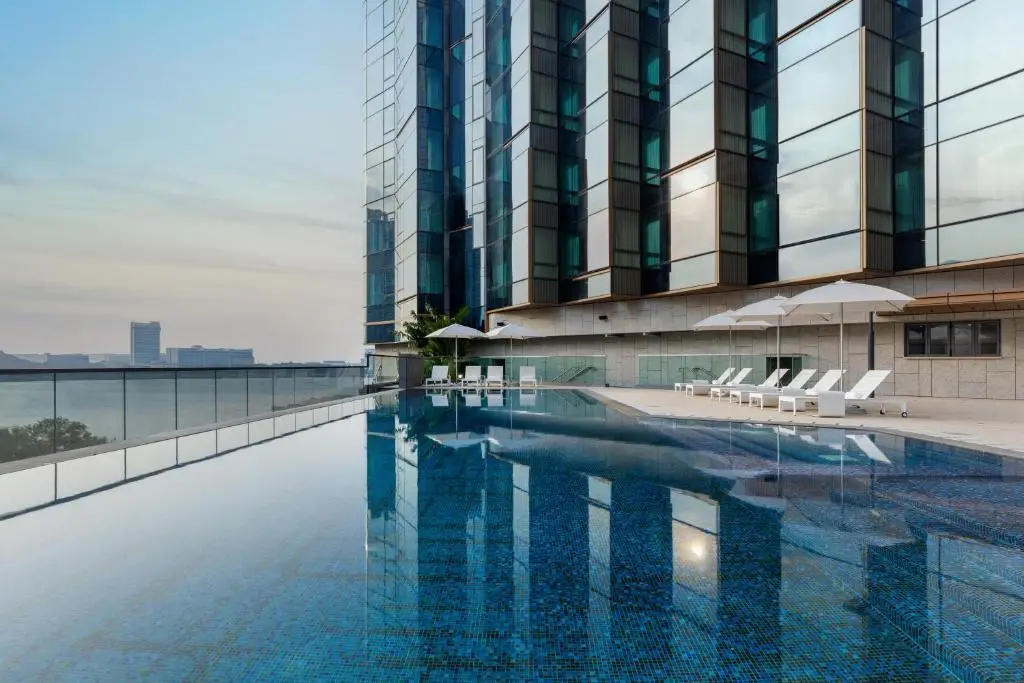 Sheraton Hong Kong Tung Chung Hotel — фото 1