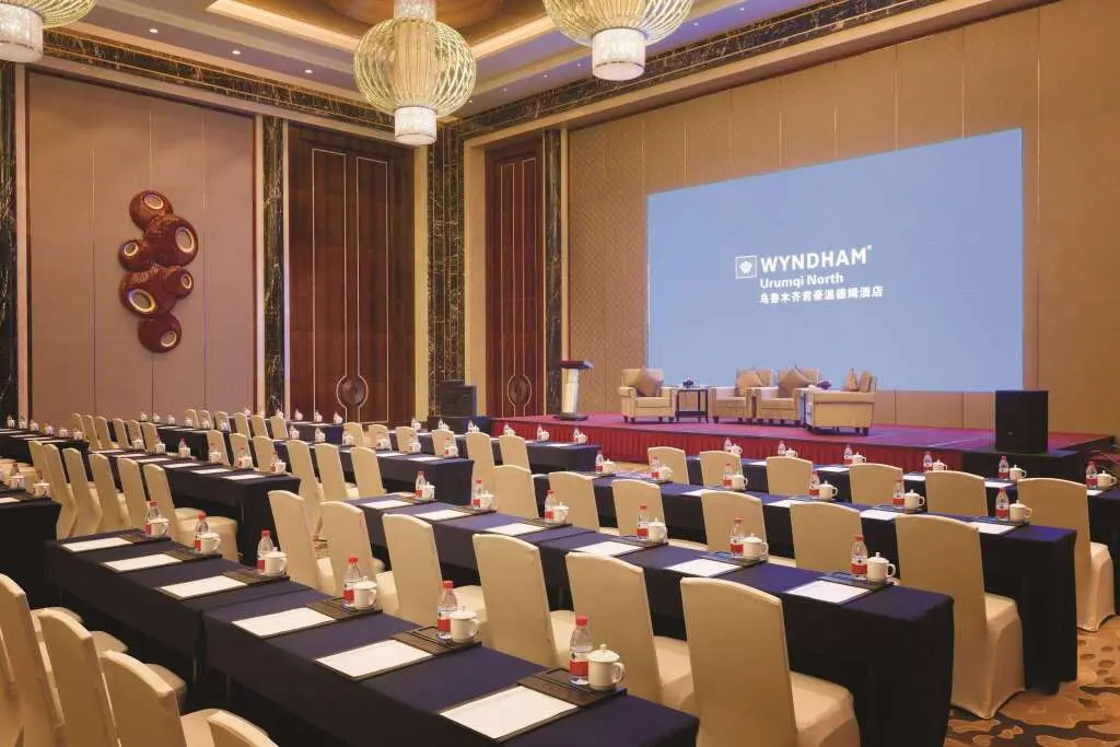 Уцзяцюй: Wyndham Urumqi North
