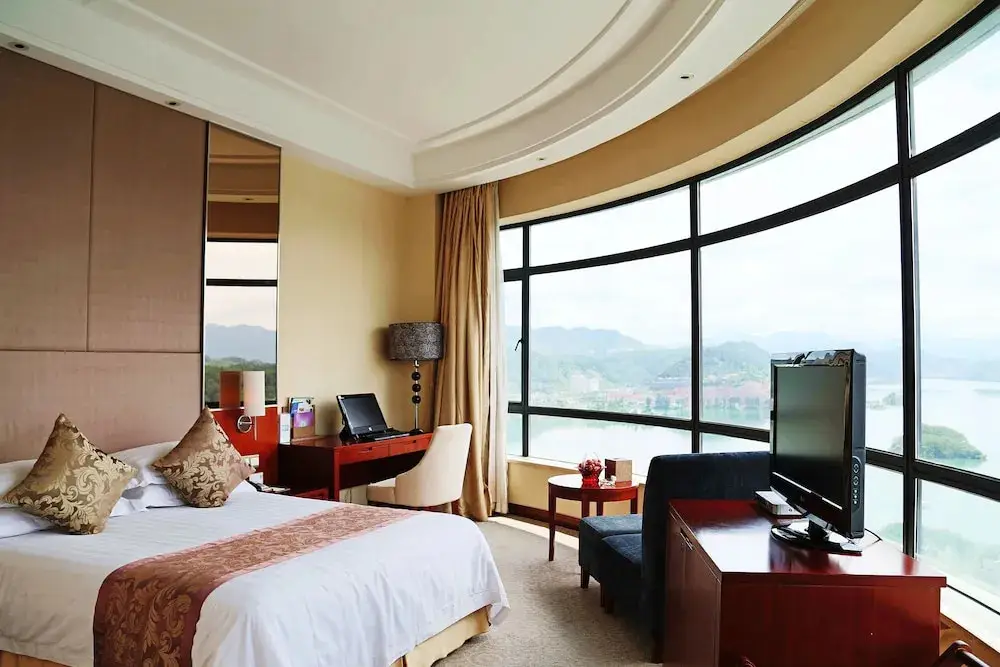Ханчжоу: Longting New Century Qiandao Lake