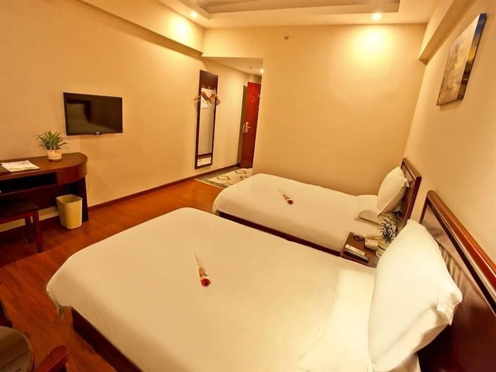 Чжухай: GreenTree Inn Zhuhai Changlong Airport