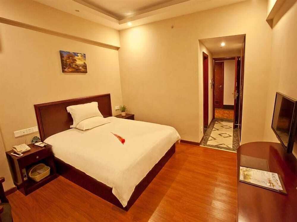 Чжухай: GreenTree Inn Zhuhai Changlong Airport