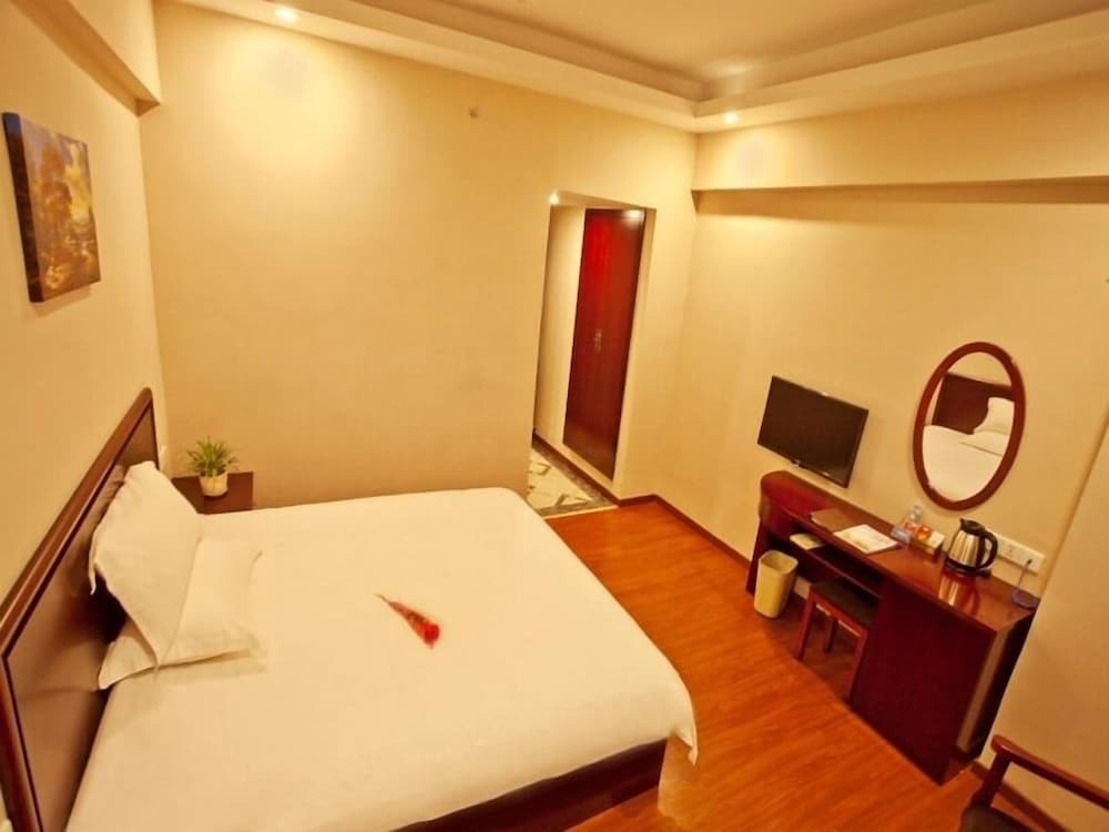 Чжухай: GreenTree Inn Zhuhai Changlong Airport