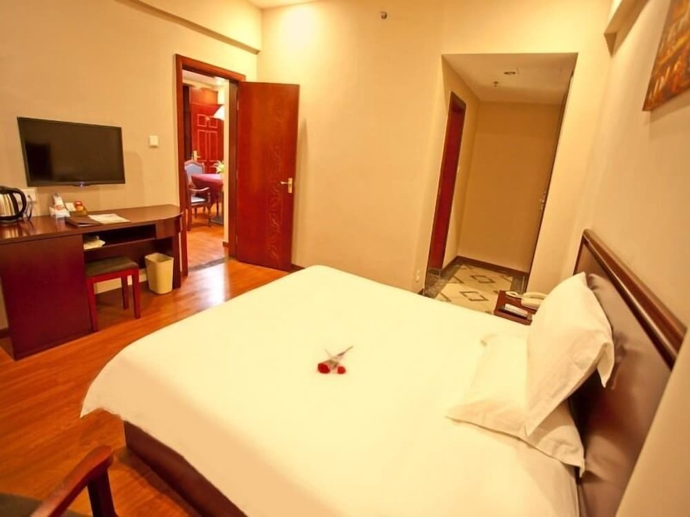 Чжухай: GreenTree Inn Zhuhai Changlong Airport