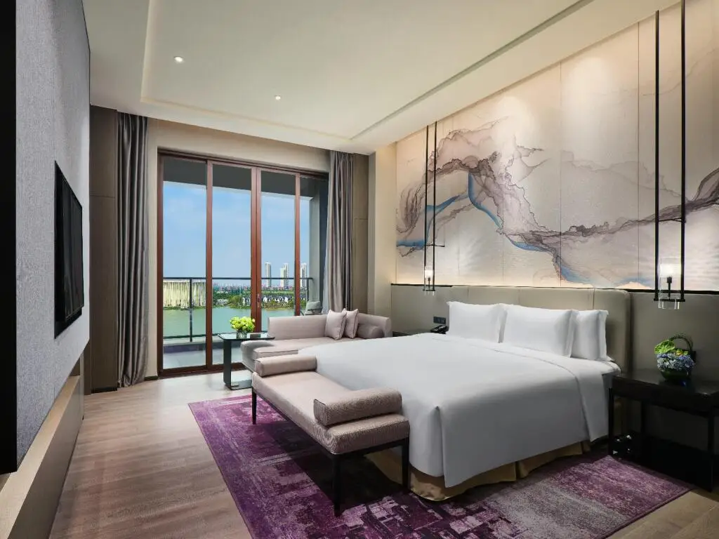 Уси: Crowne Plaza Wuxi Lake View