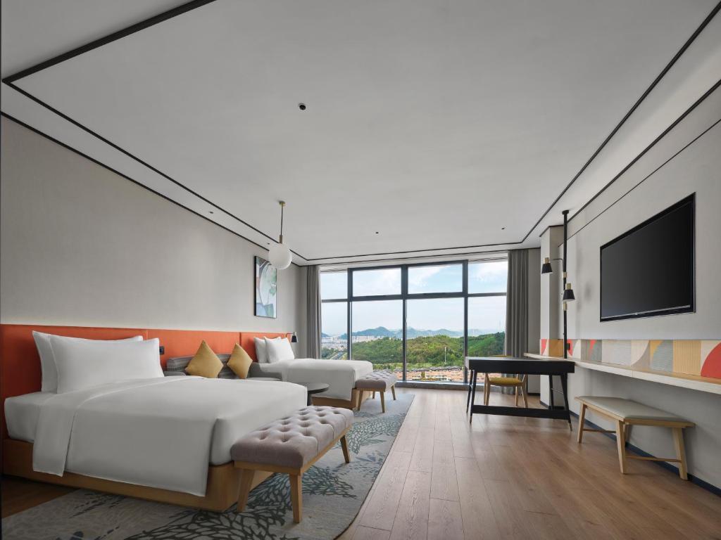 Хучжоу: Hilton Garden Inn Huzhou Anji Phoenix Mountain