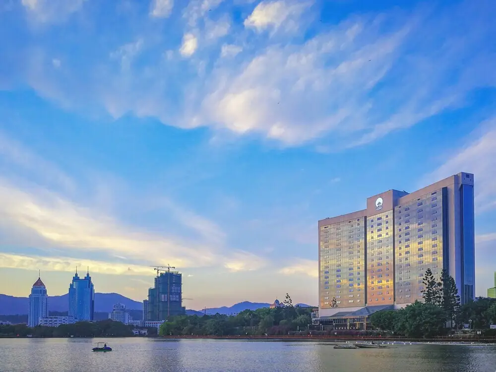 Fuzhou Lakeside Hotel — фото 1
