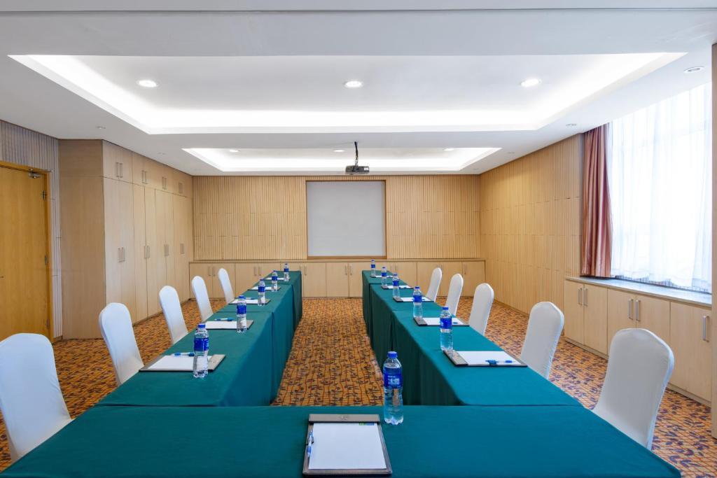 Тяньцзинь: Holiday Inn Express Tianjin Airport