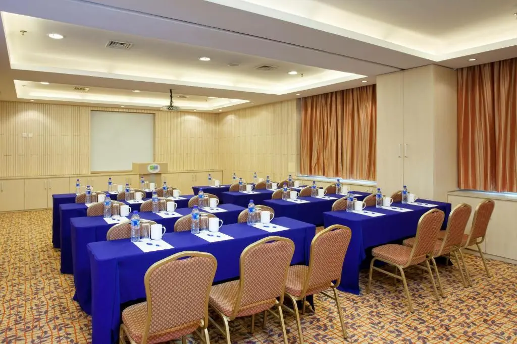 Тяньцзинь: Holiday Inn Express Tianjin Airport