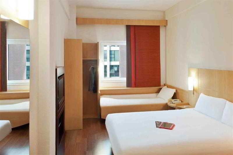 Ibis Ningbo Qianhu — фото 1