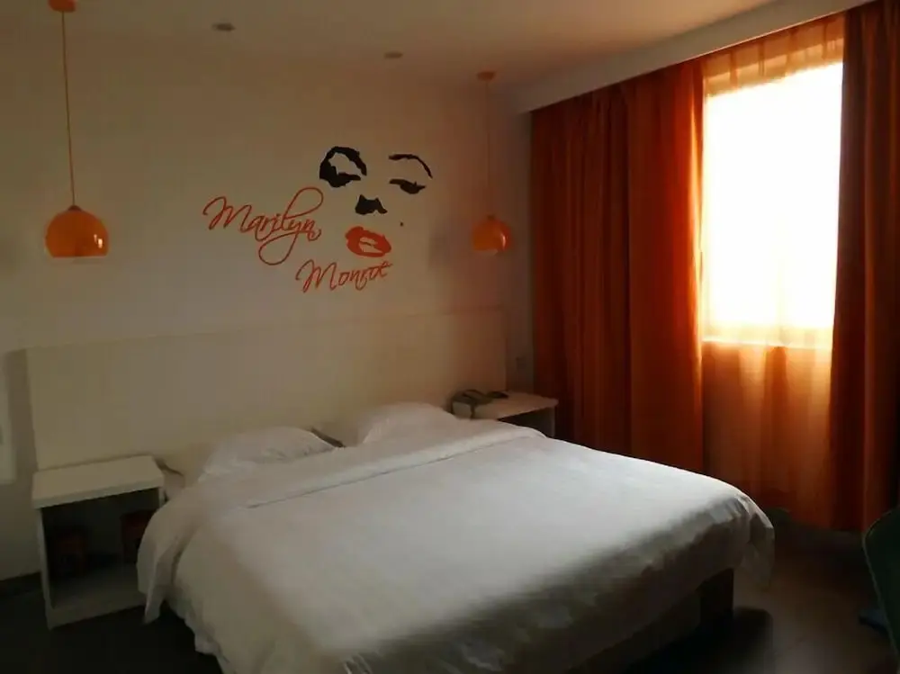 Гуанчжоу: V8 Hotel Xi Lang Branch