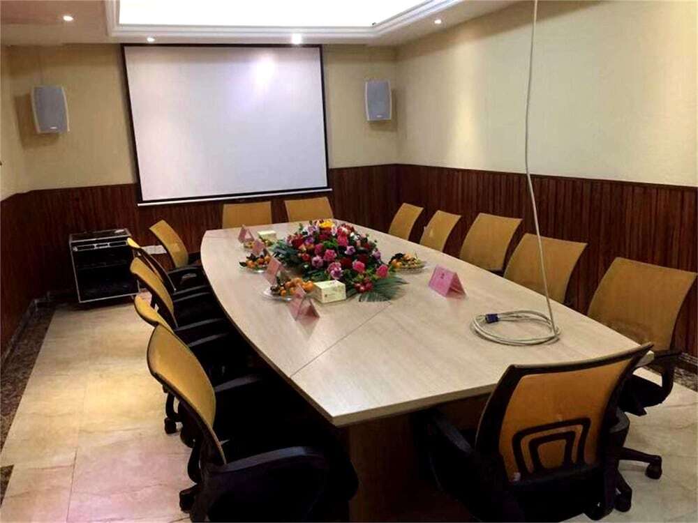 Чунцин: ibis Chongqing Ranjiaba