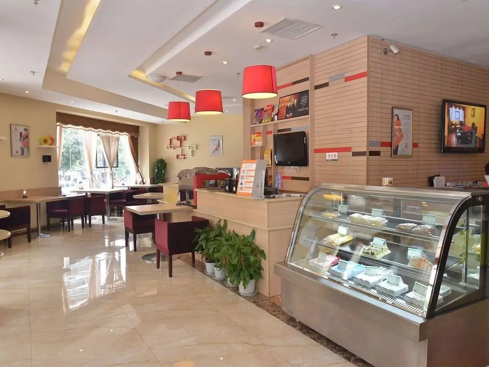 Чунцин: ibis Chongqing Ranjiaba