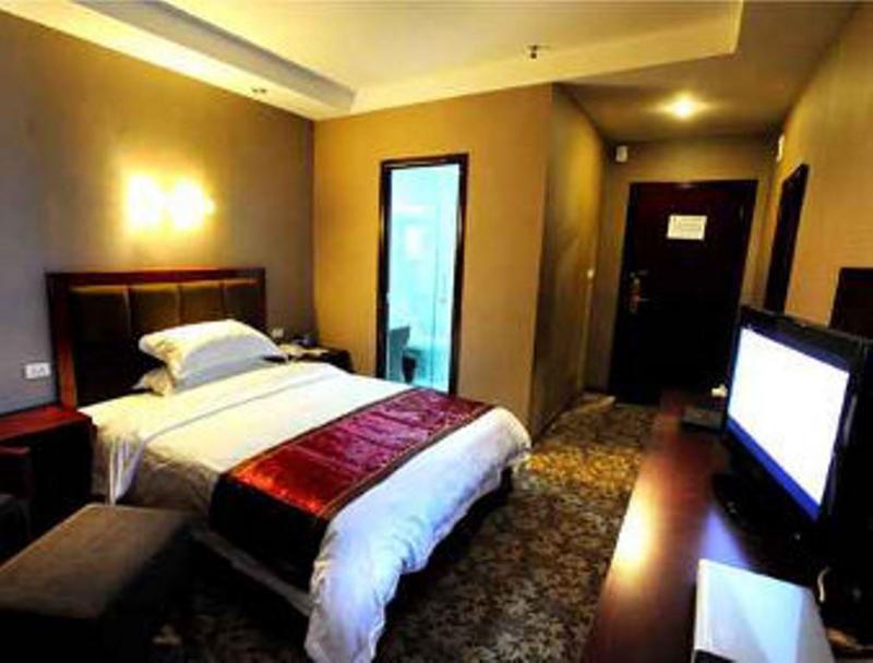 Цзуньи: Super 8 Hotel Chishui He Bin XI Lu