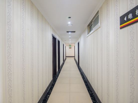 Уси: Super 8 by Wyndham Wuxi Railway Station South Square
