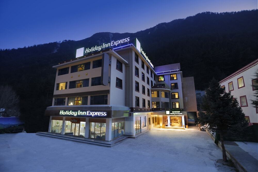 Holiday Inn Express Jiuzhaigou, an IHG Hotel — фото 1