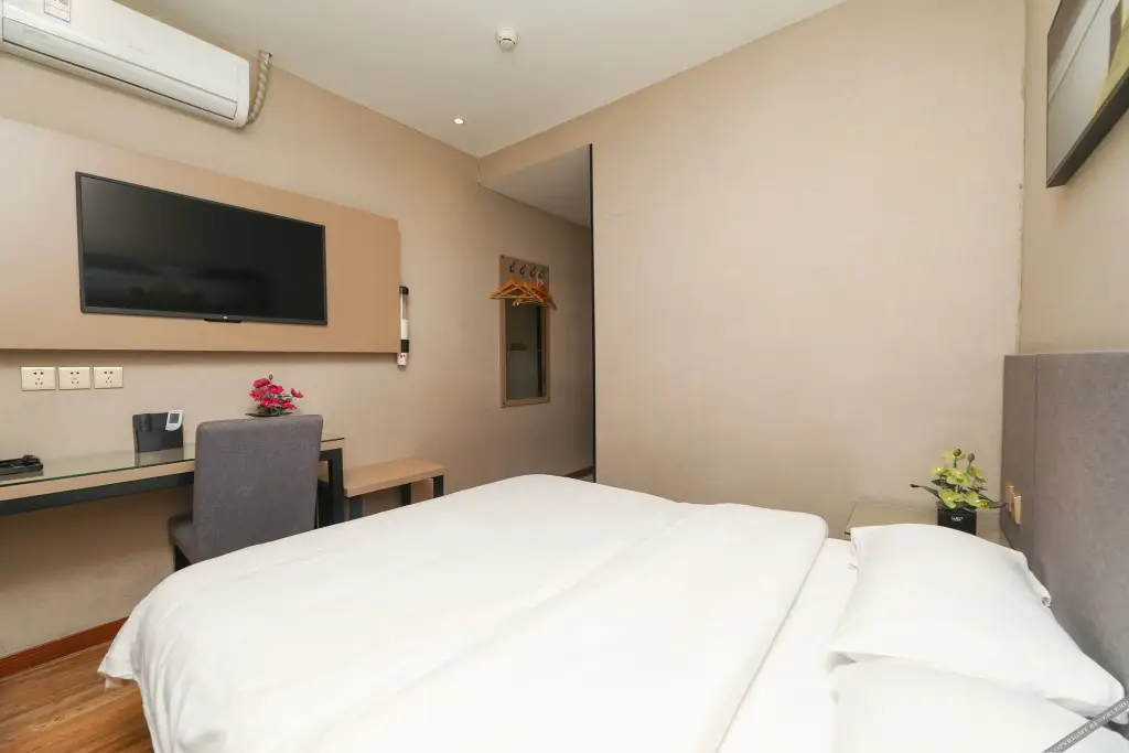 Пекин: Super 8 Hotel (Beijing Nanyuan Heyi Subway Station Store)
