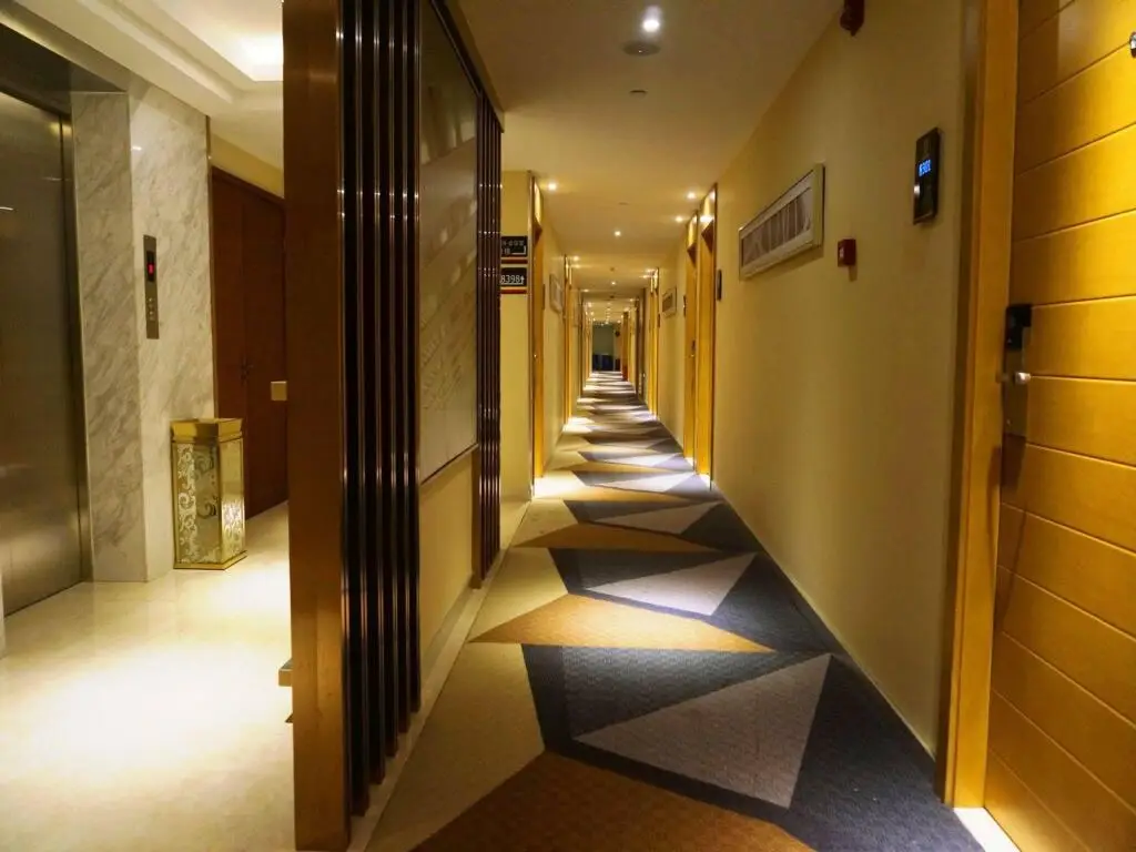 Шанхай: Super 8 Hotel