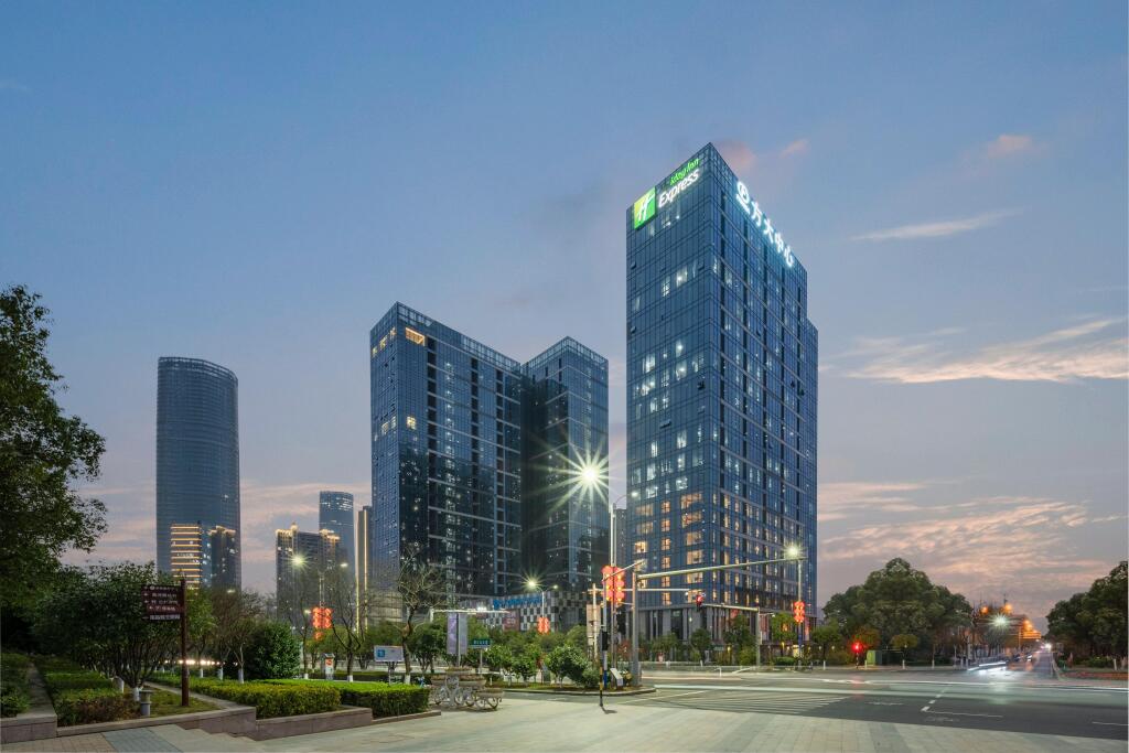 Holiday Inn Express Nanchang Riverside — фото 1